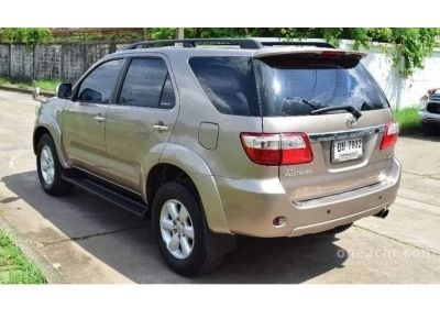 Toyota Fortuner 3.0 V SUV A/T ปี 2010 รูปที่ 4